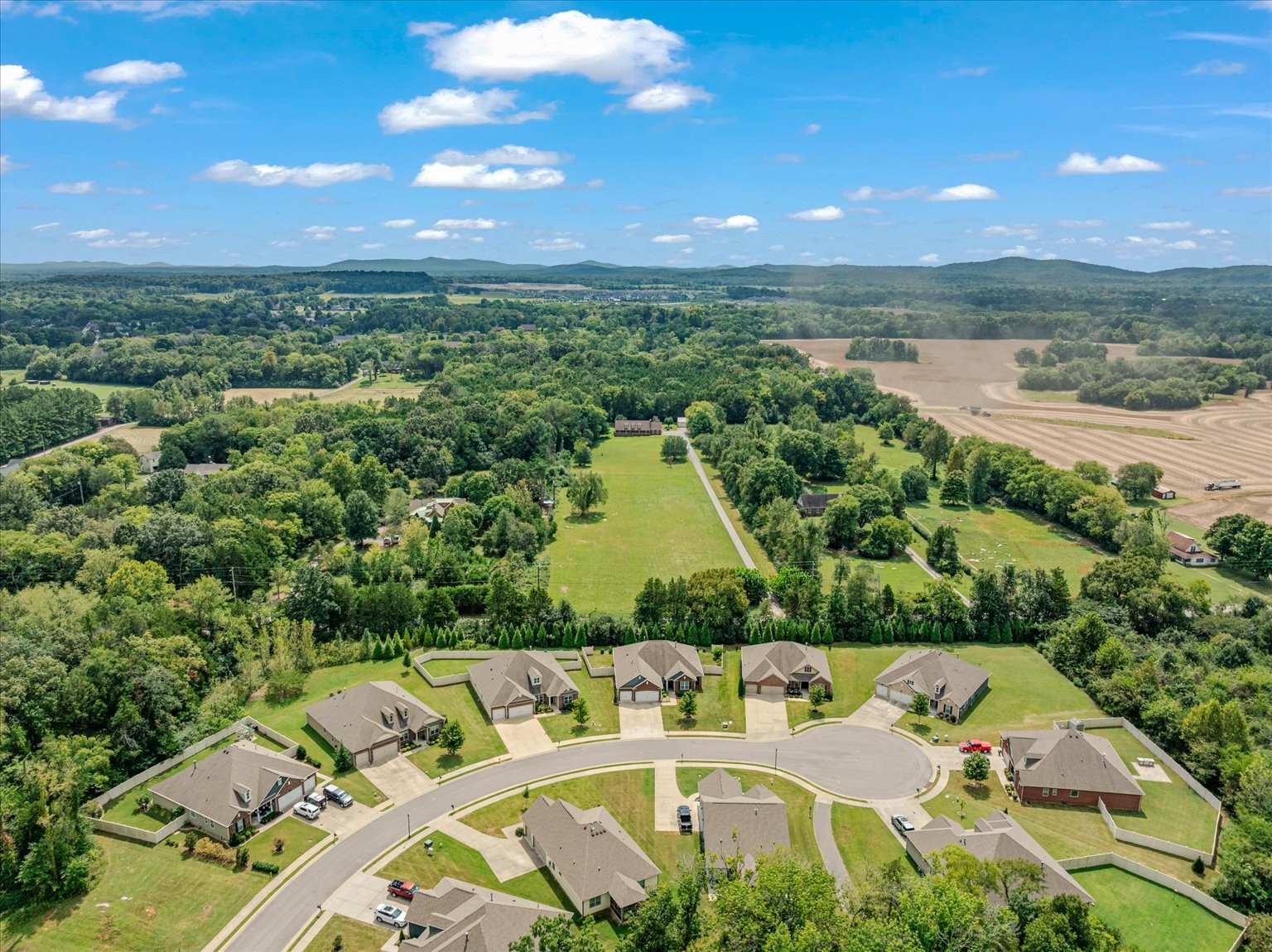 1012 Webbs Retreat Ln, Murfreesboro, TN 37128