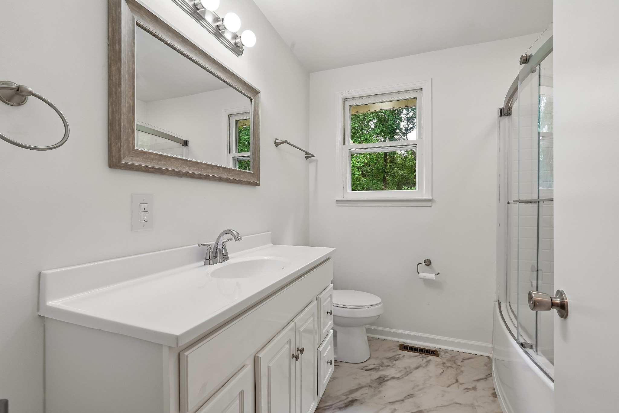 744 Scoutview Rd, Ashland City, TN 37015