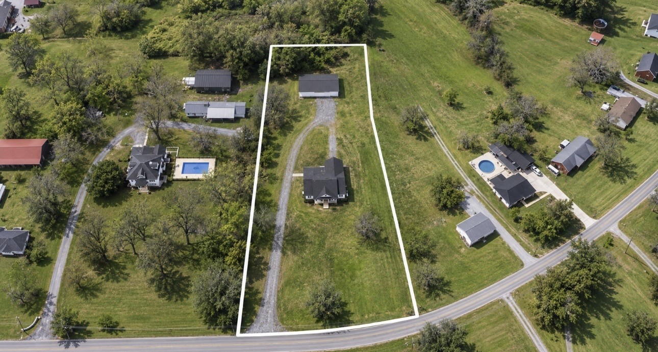 777 Rock Springs Rd, Castalian Springs, TN 37031