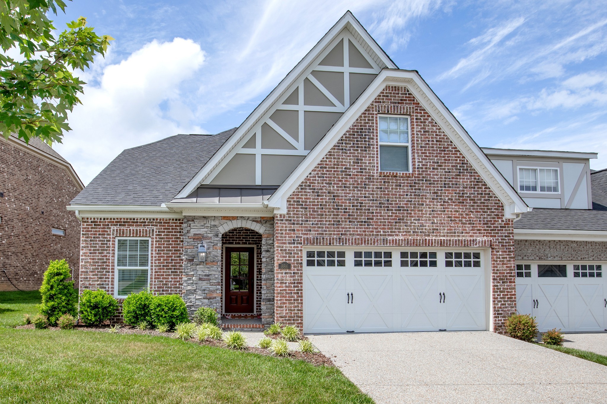 886 Cherry Grove Dr, Hendersonville, TN 37075