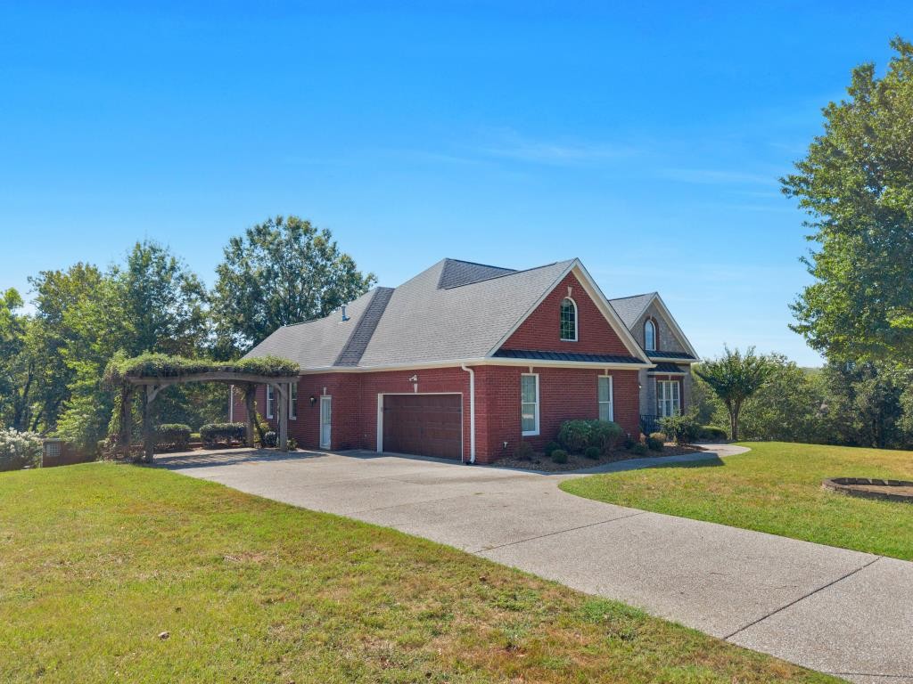 2006 Brunswick Dr, Lebanon, TN 37087