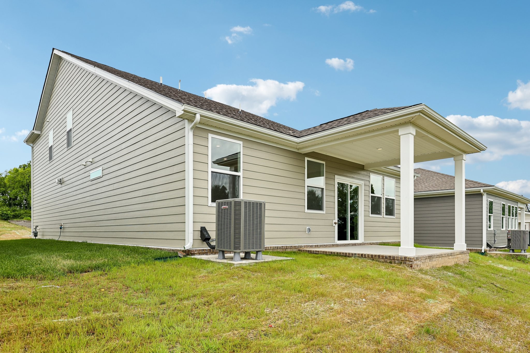 1091 Large Poppy Dr, La Vergne, TN 37086