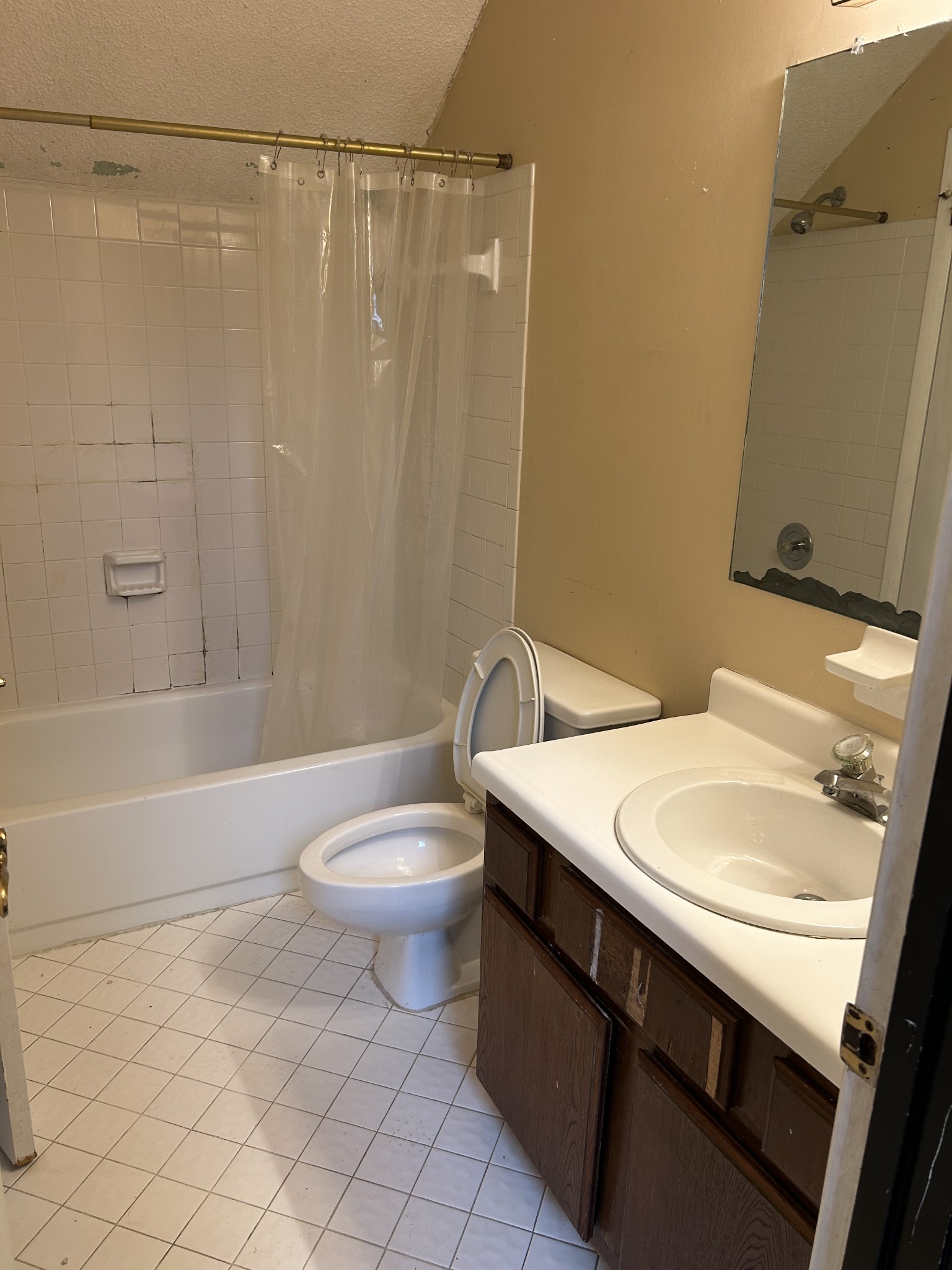 1319 Hickory Park Ct W, Antioch, TN 37013