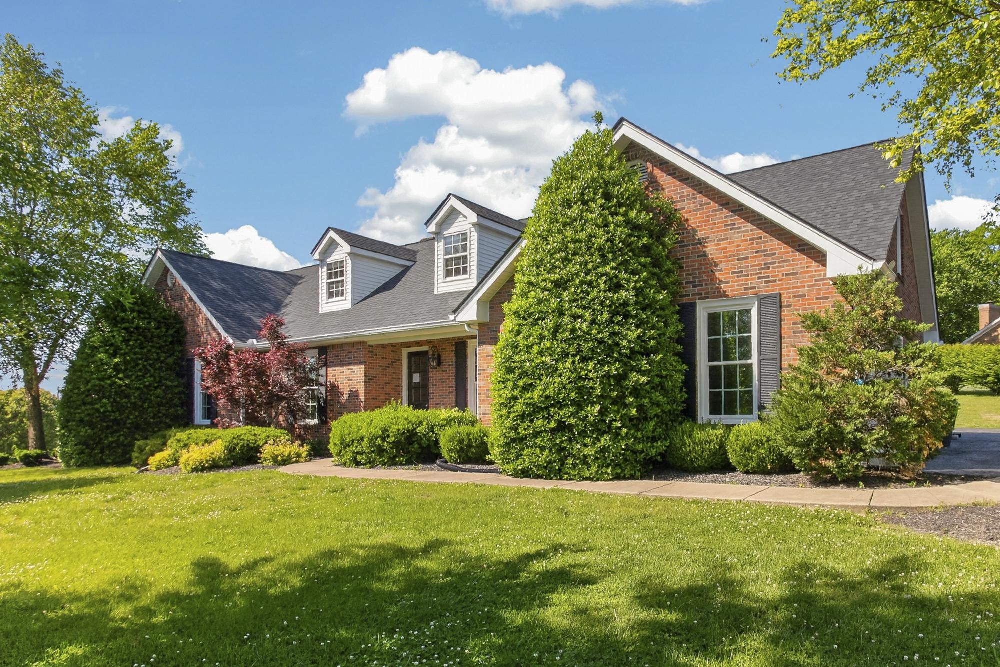 505 Lakeside Dr, Springfield, TN 37172