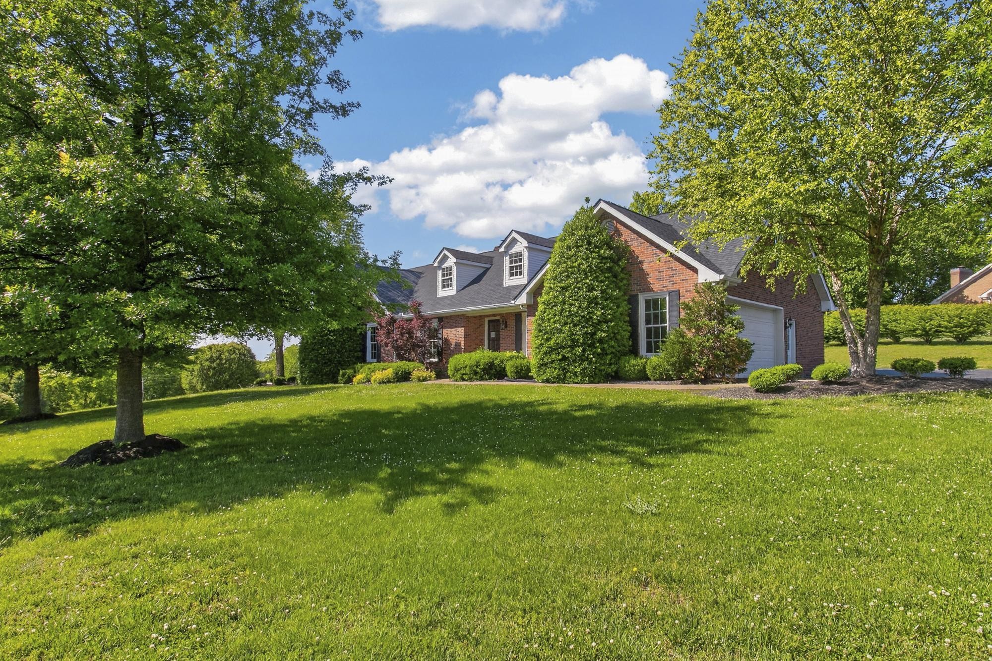 505 Lakeside Dr, Springfield, TN 37172