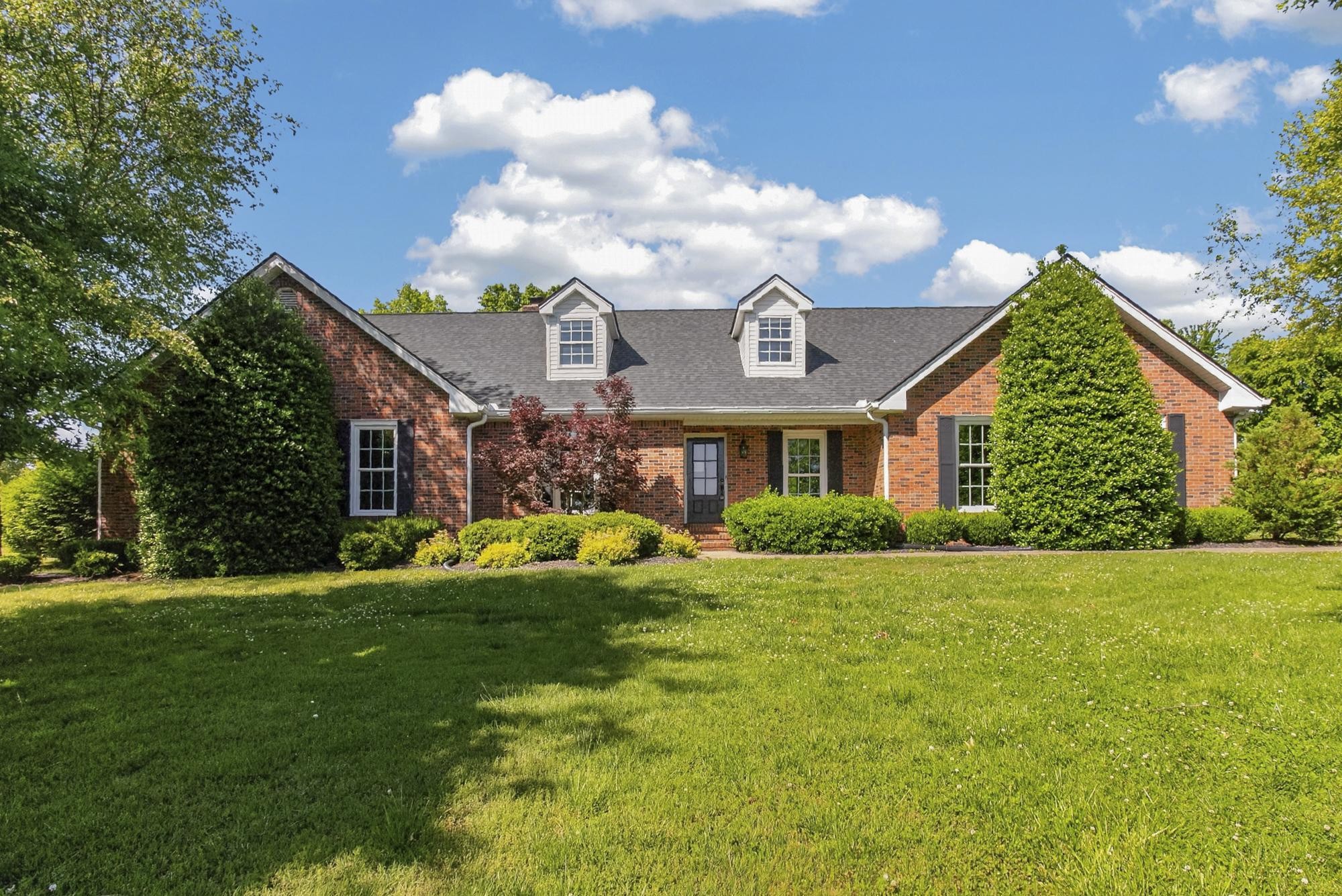 505 Lakeside Dr, Springfield, TN 37172