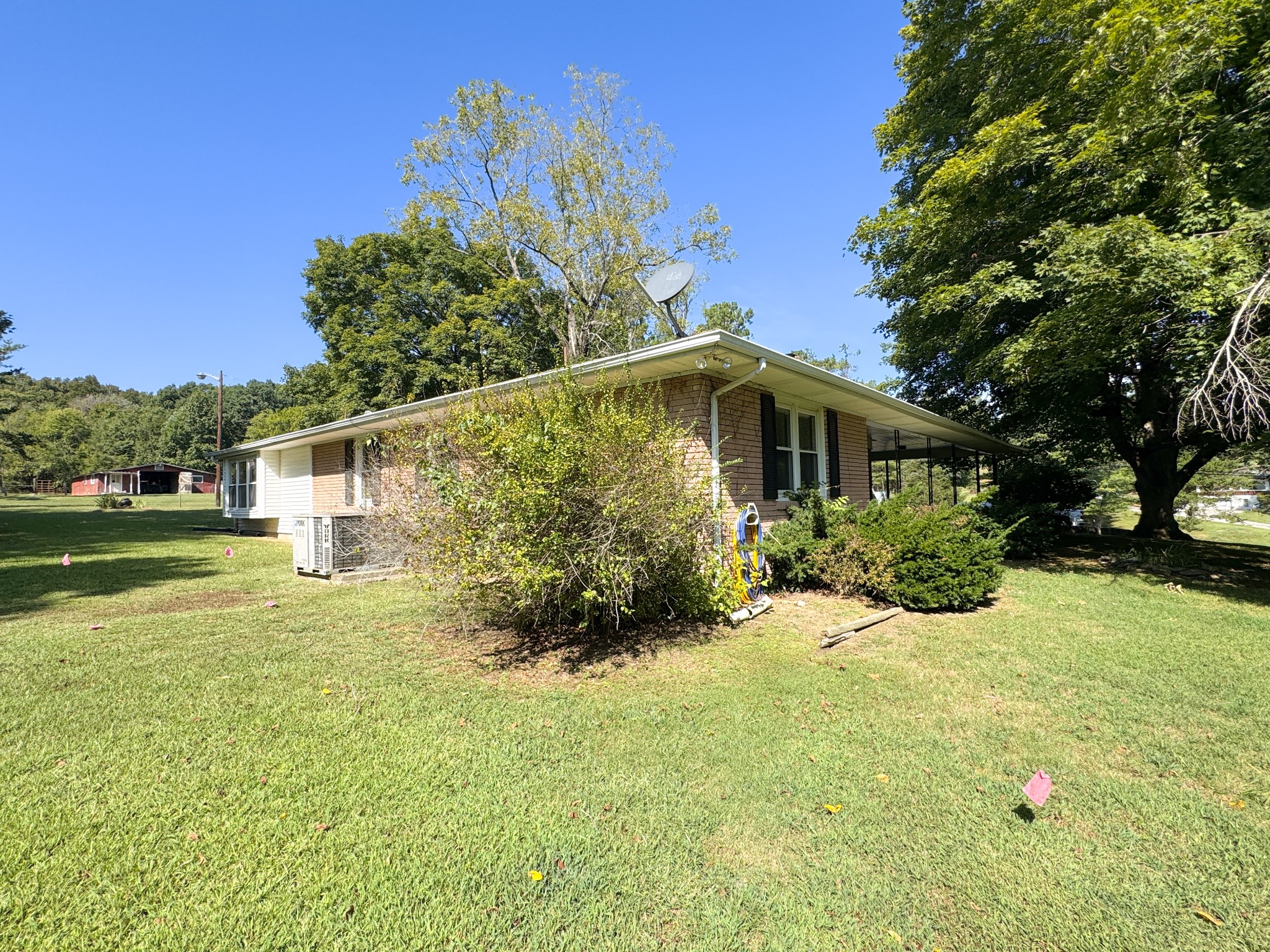 3025 Old Highway 31 E, Westmoreland, TN 37186