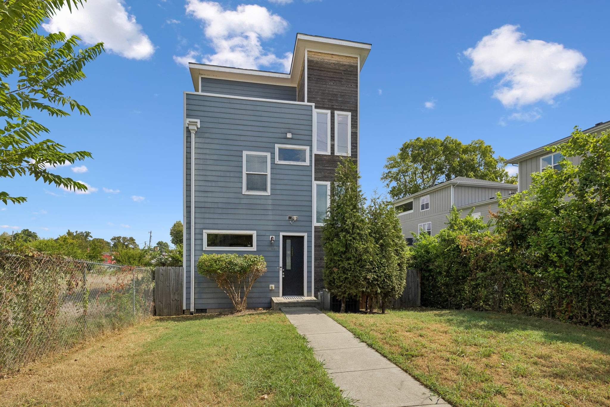 1044 2nd Ave S, Nashville, TN 37210