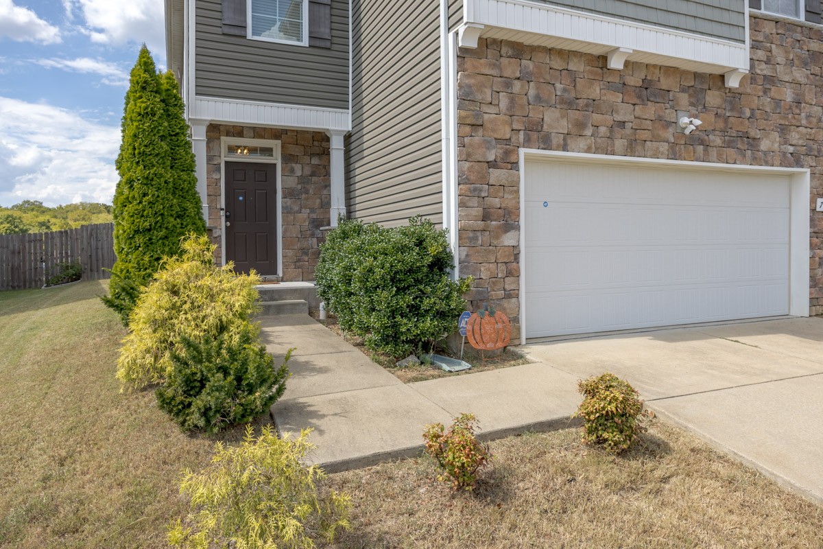 717 Prominence Rd, Columbia, TN 38401