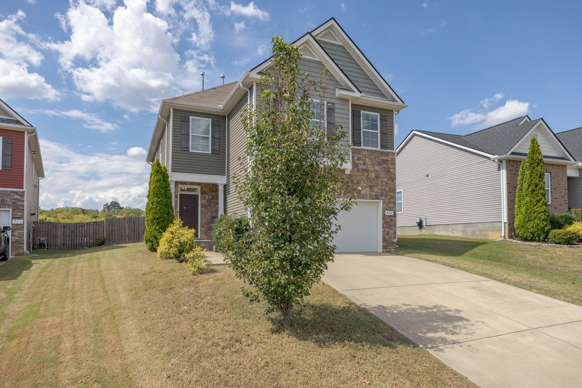 717 Prominence Rd, Columbia, TN 38401