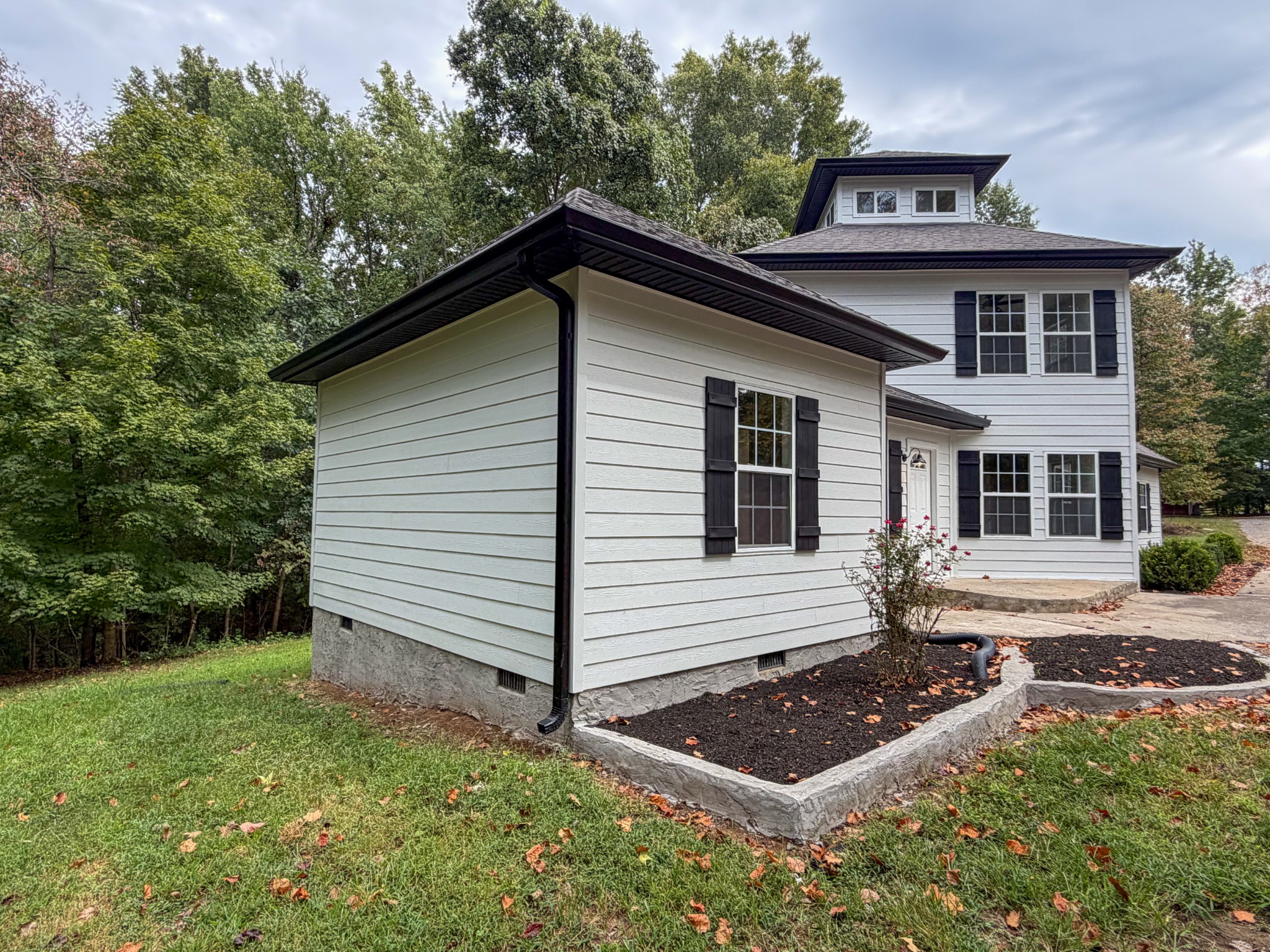 397 Buck Perry Rd, Bethpage, TN 37022