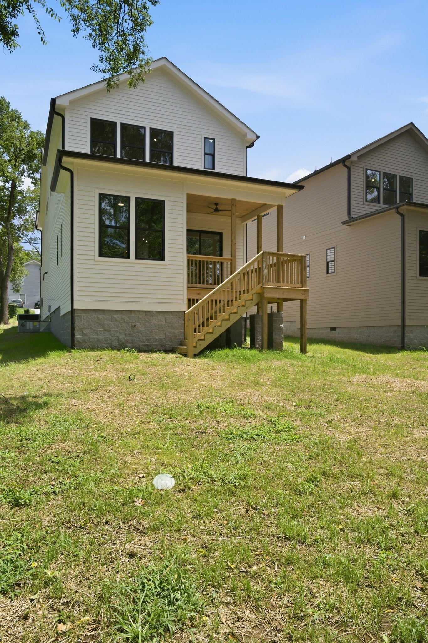 565B Croley Dr, Nashville, TN 37209