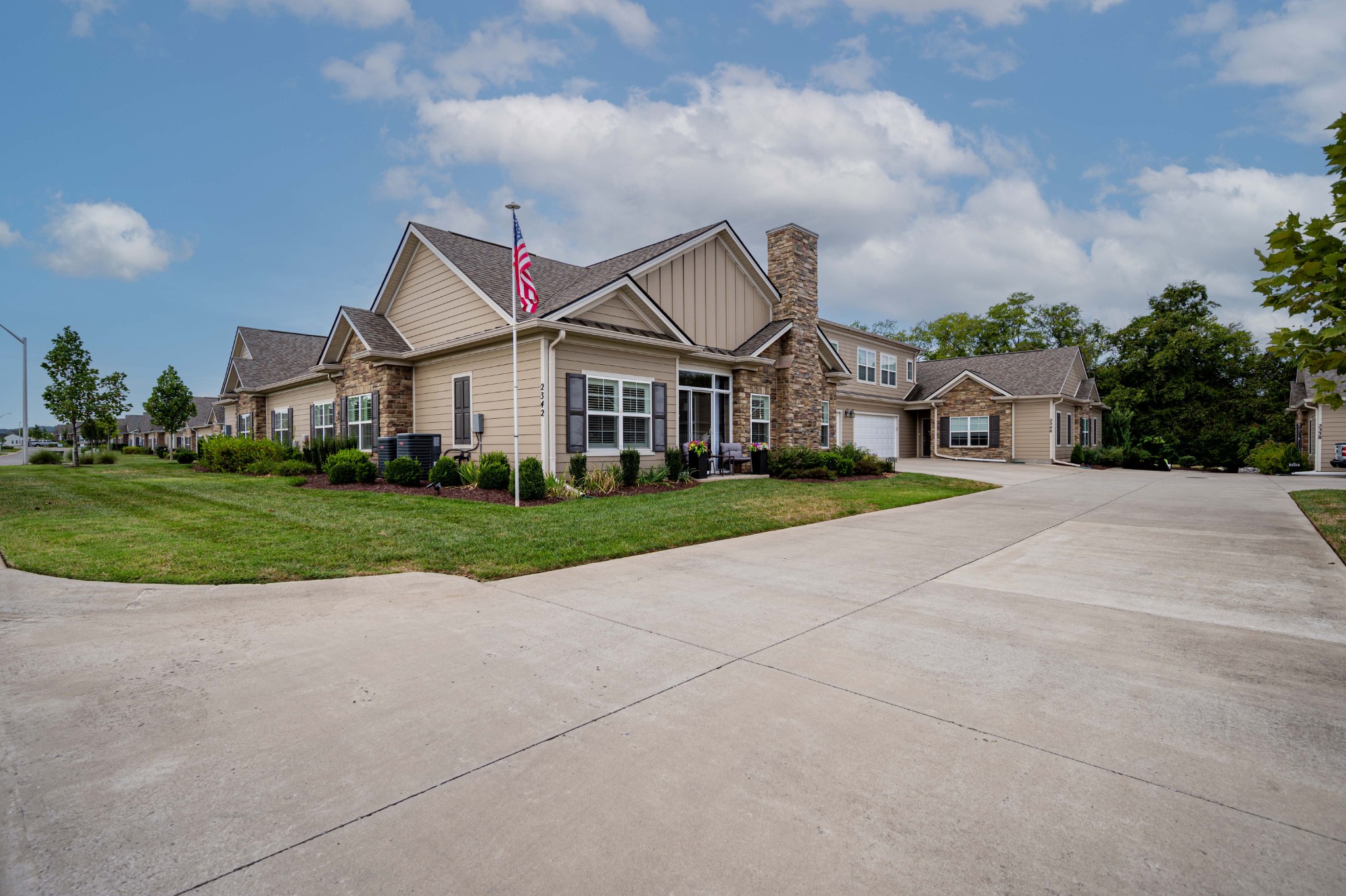 2342 Stonecenter Ln, Murfreesboro, TN 37128