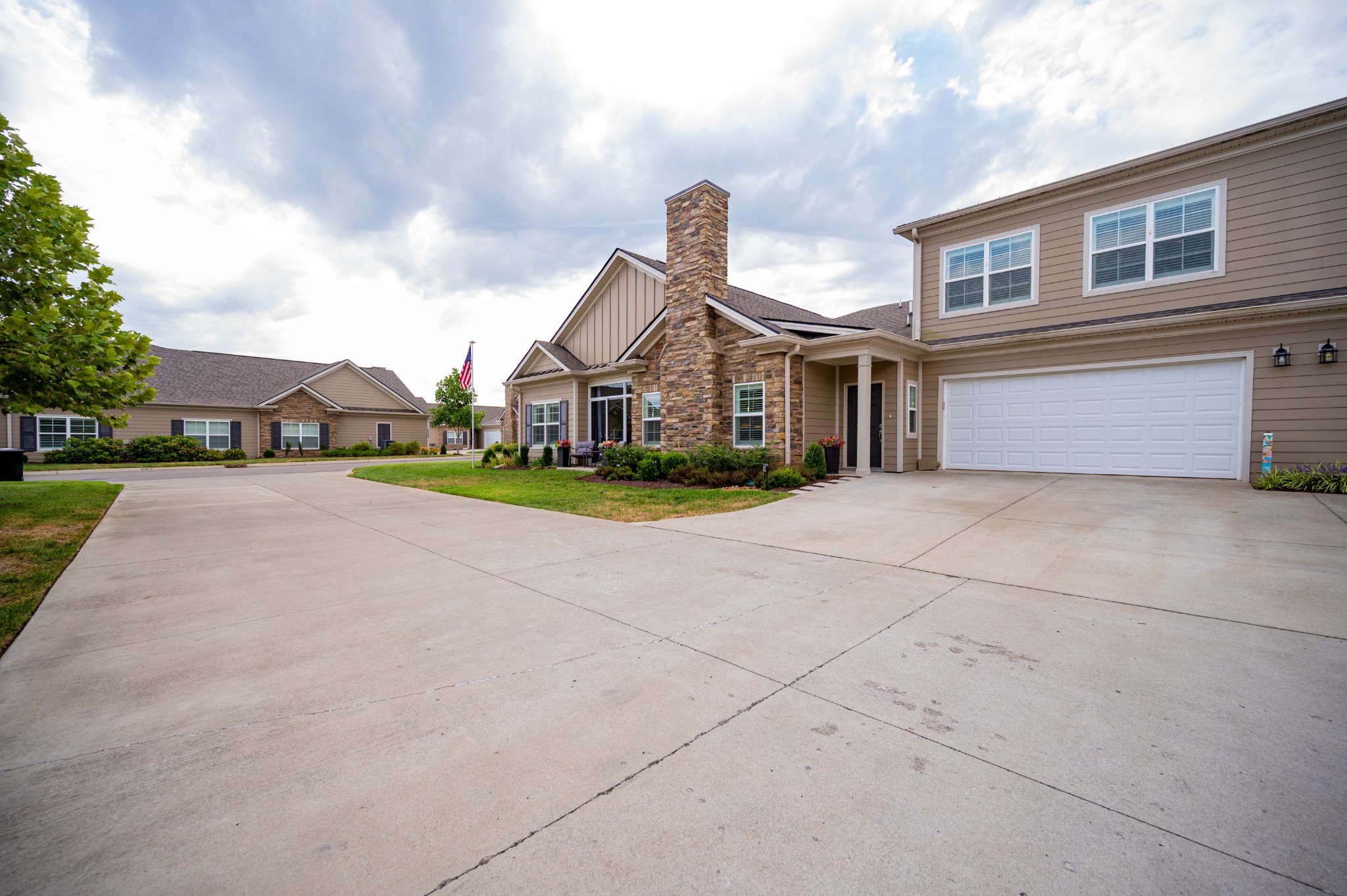2342 Stonecenter Ln, Murfreesboro, TN 37128