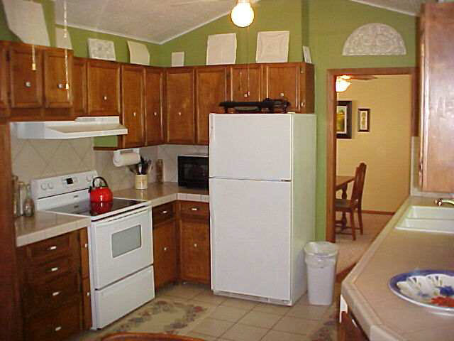 325 Circle Dr, Florence, KS 66851