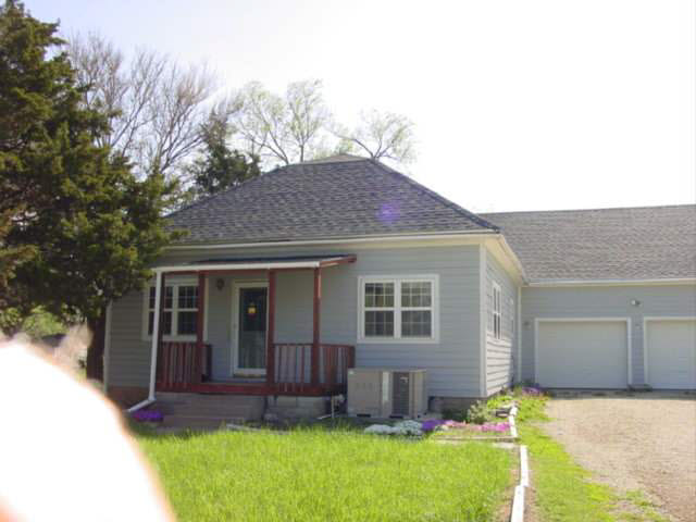 610 Wichita Rd, Lincolnville, KS 66858
