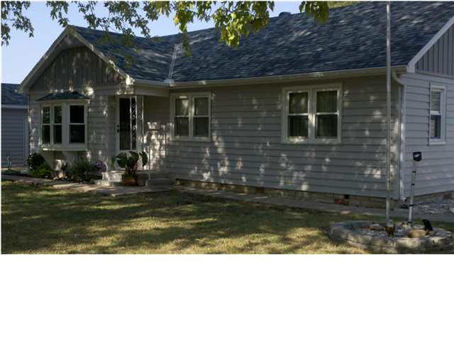 914 Main, Florence, KS 66851