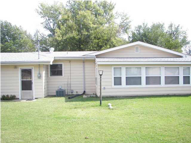 2709 S Magnolia Ave, Wichita, KS 67037