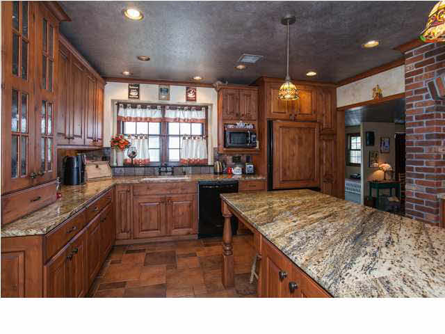 8116 W Maple St, Wichita, KS 67209