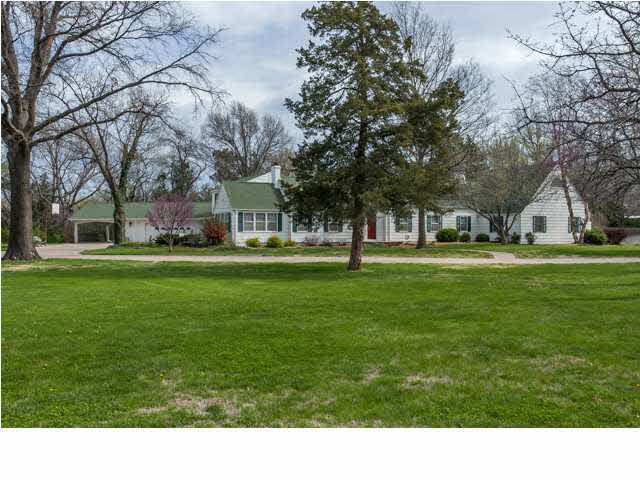 8116 W Maple St, Wichita, KS 67209