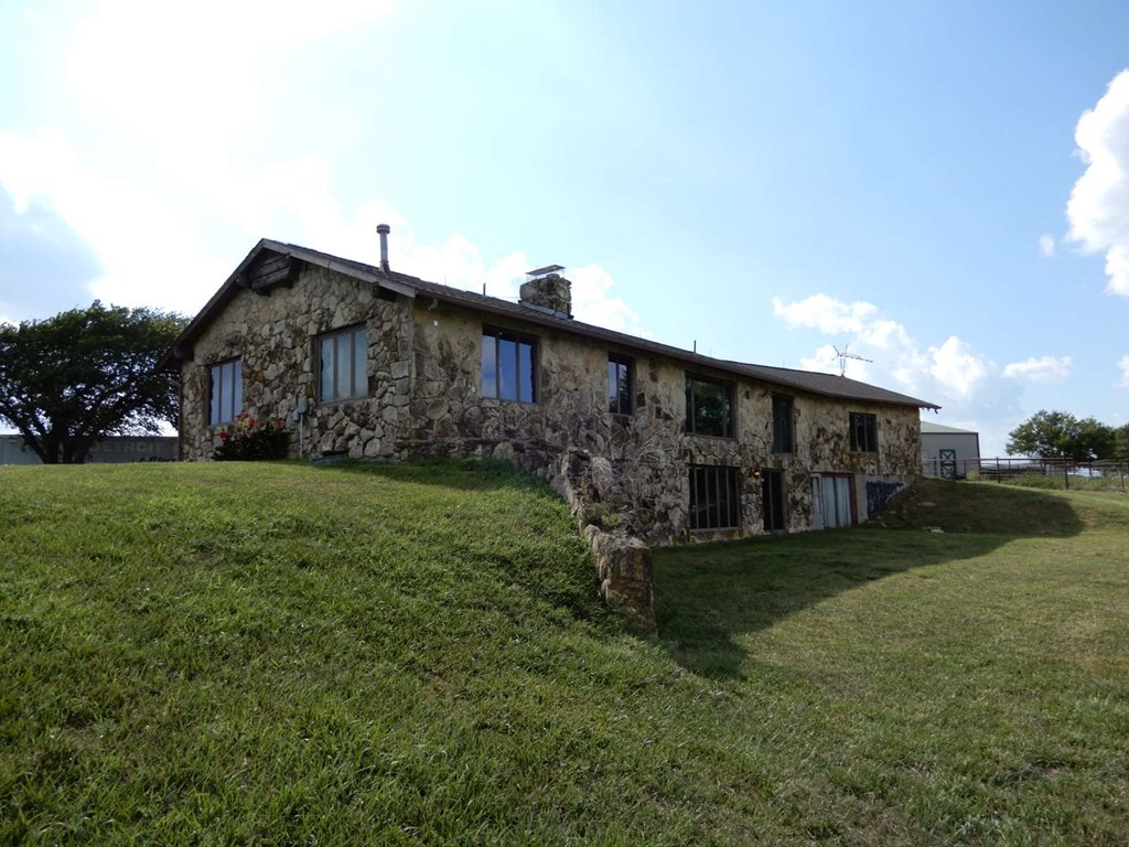 2444 250th, Lincolnville, KS 66858