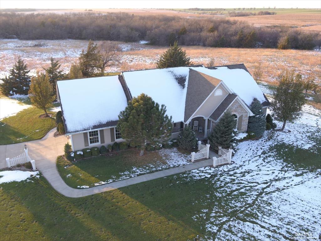 1439 Deer Rd, Abilene, KS 67410