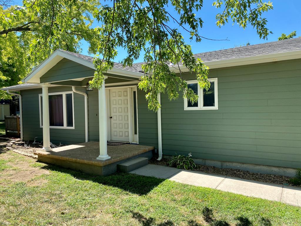 627 E Madison, Mankato, KS 66956