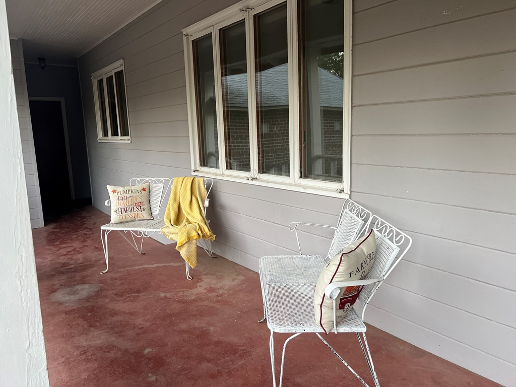 402 N Union St, Stafford, KS 67578
