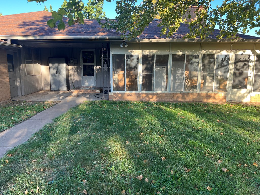 215 N Union St, Stafford, KS 67578