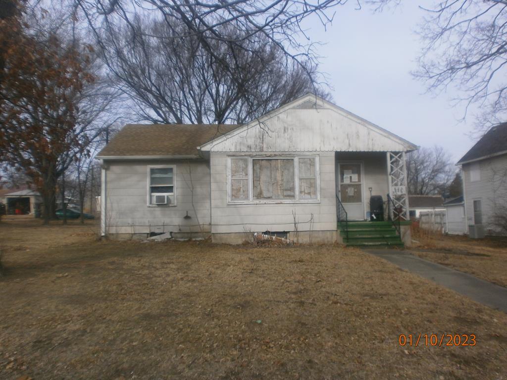823 Blunt St, Clay Center, KS 67432