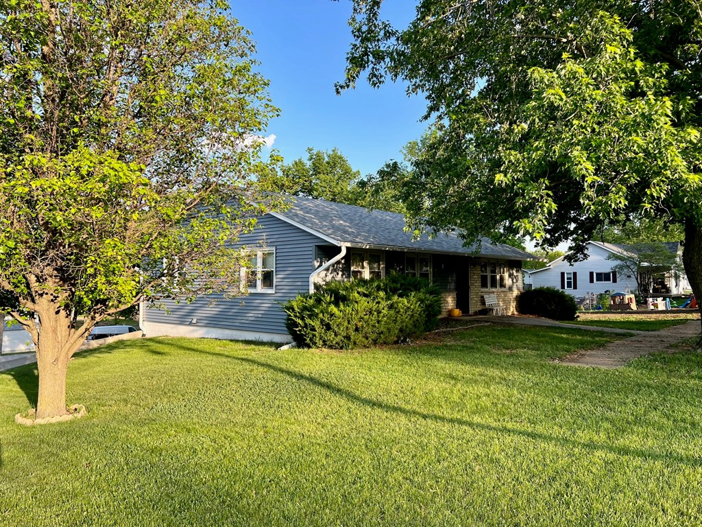 622 N Commercial, Mankato, KS 66956