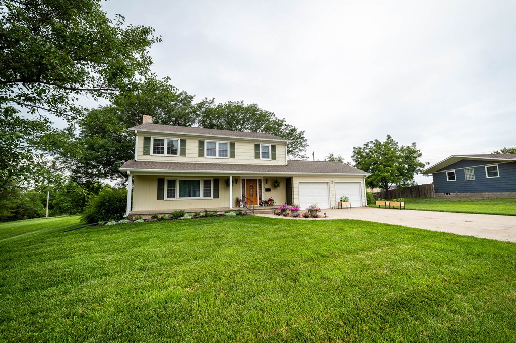 2508 SW Sunset Dr, Belleville, KS 66935
