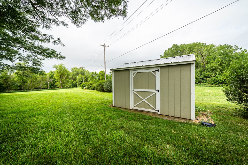 2508 SW Sunset Dr, Belleville, KS 66935
