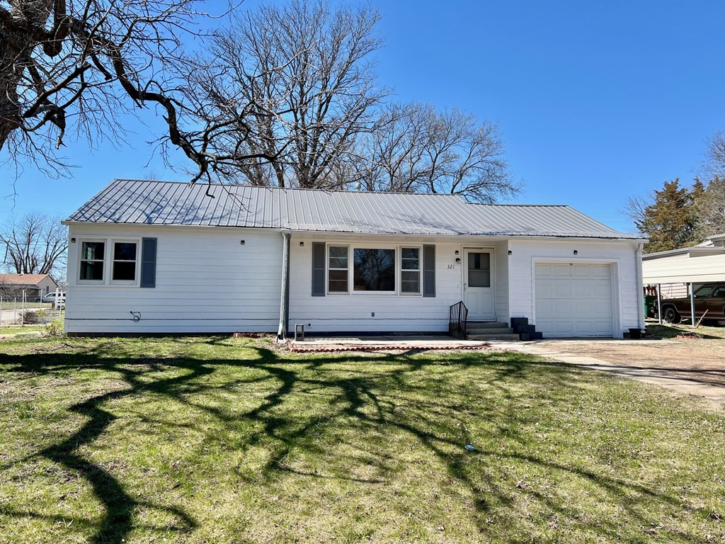 321 S Commercial, Mankato, KS 66956