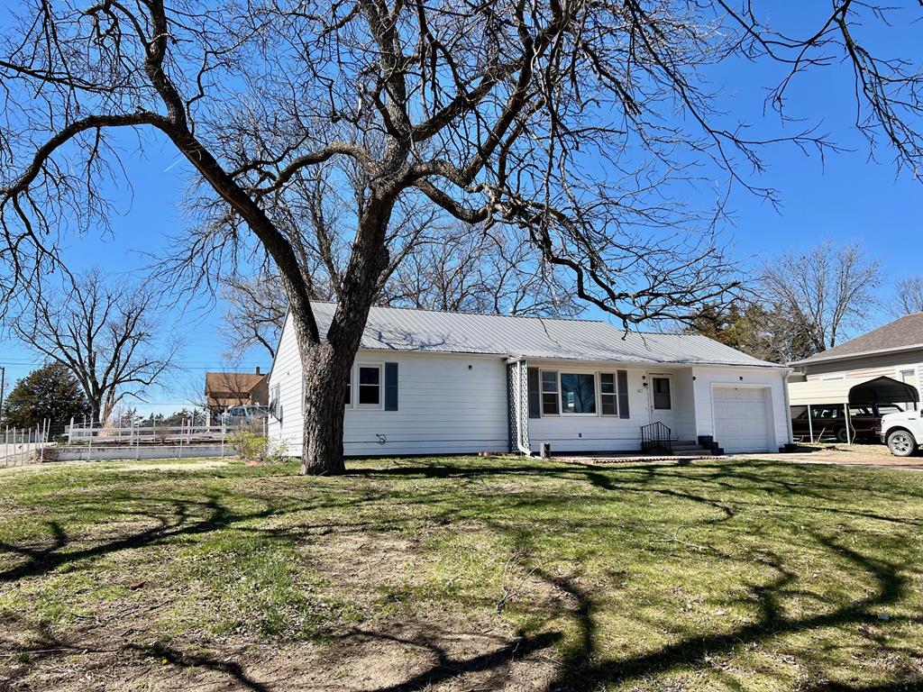 321 S Commercial, Mankato, KS 66956