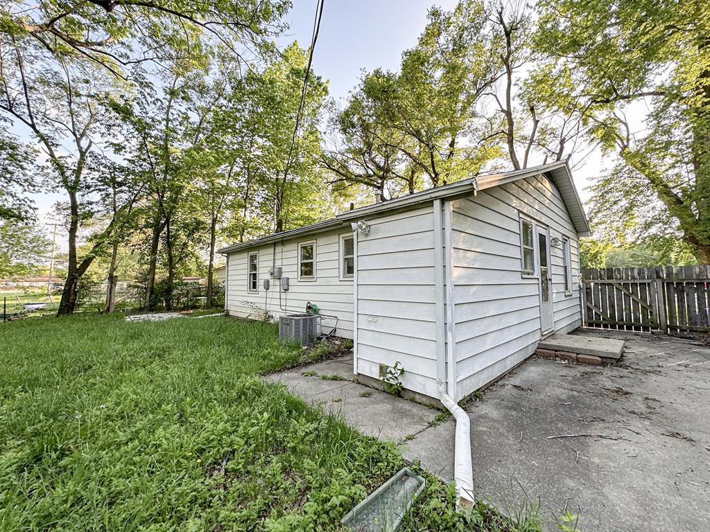 1020 Moss Cir, Junction City, KS 66441