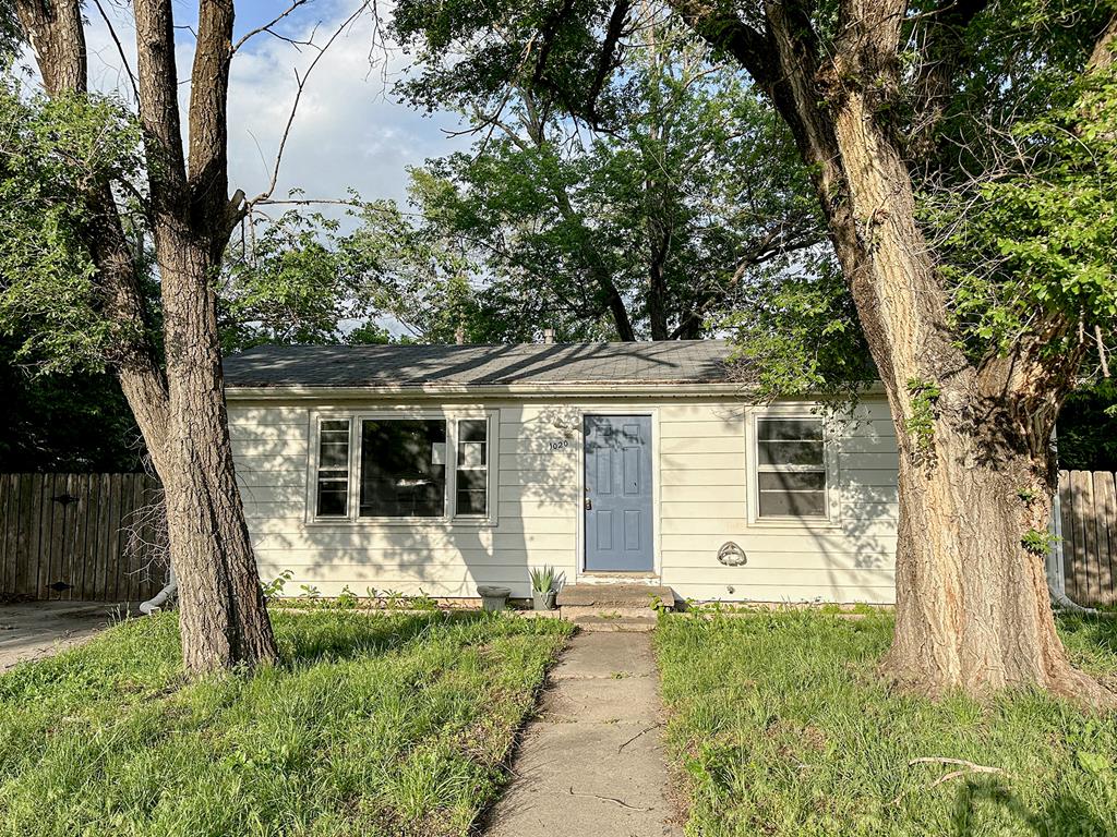 1020 Moss Cir, Junction City, KS 66441