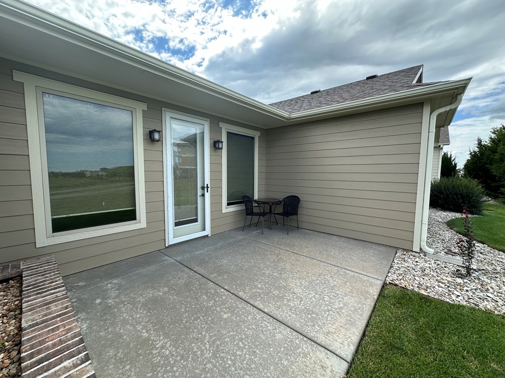 2516 Bellerive Dr, Manhattan, KS 66503