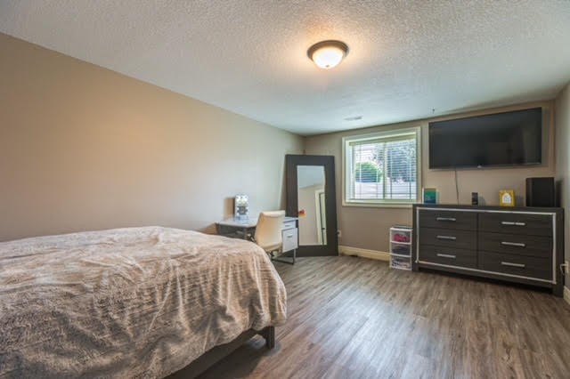 2303 Brookefield Dr, Salina, KS 67401