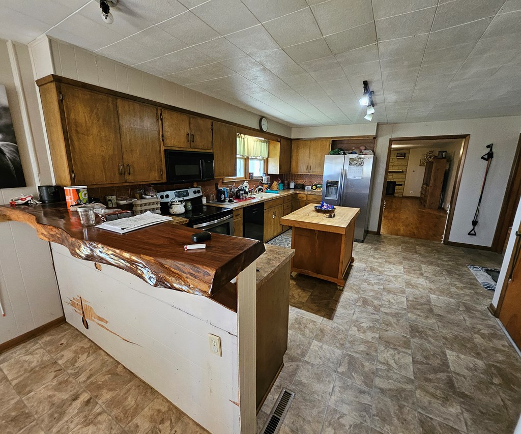 3014 N Bluestem, Burdick, KS 66838