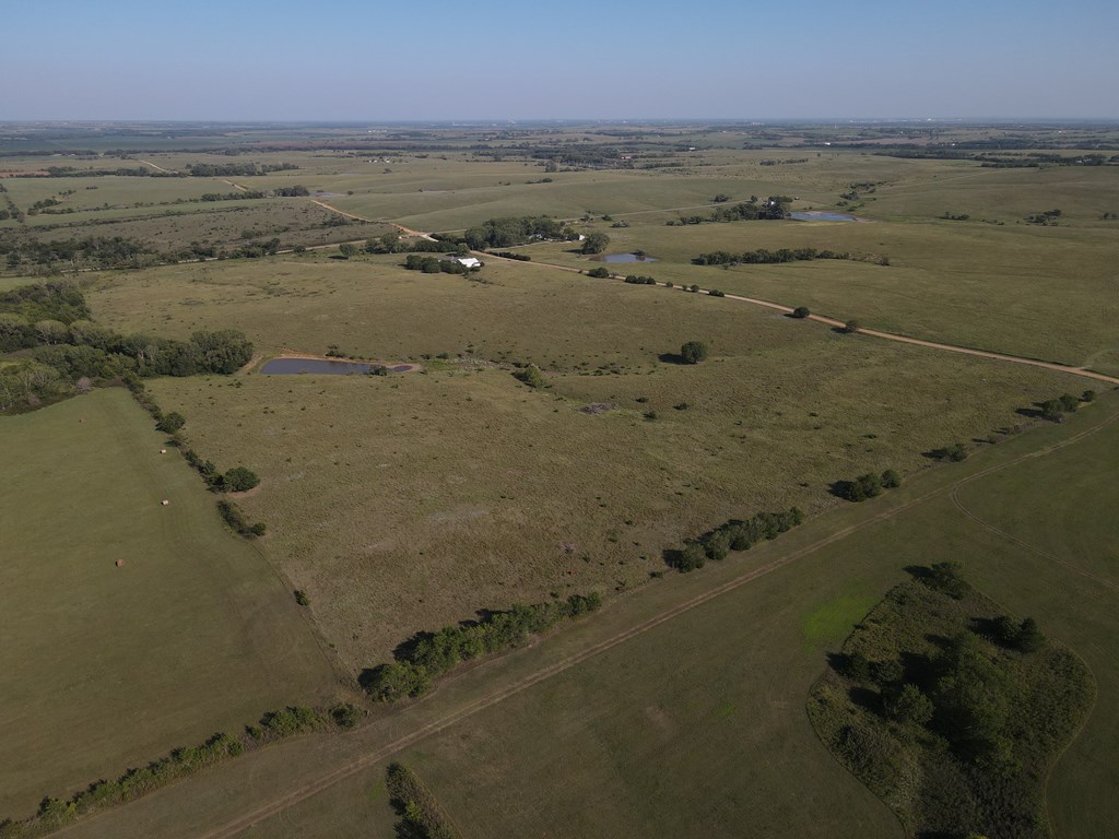 7300 W Humbargar Rd, Tescott, KS 67484