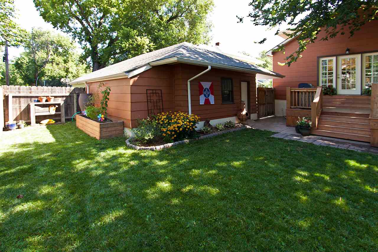 333 N Yale Ave, Wichita, KS 67208-3243