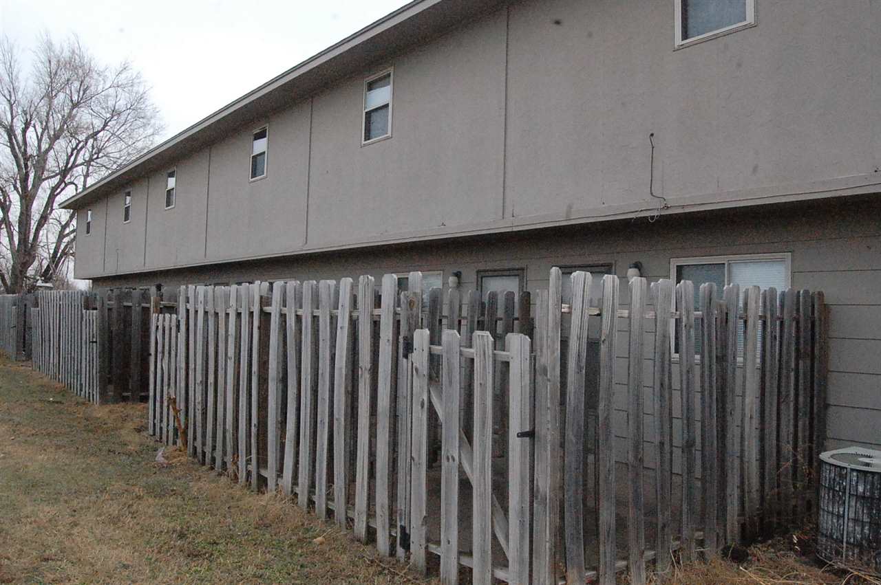 1404 E 27th Ave #1408 E 27th Ave, Hutchinson, KS 67502