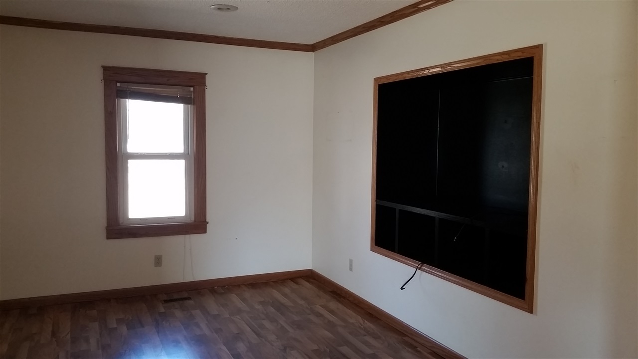 114 S Mulberry St, Galva, KS 67443