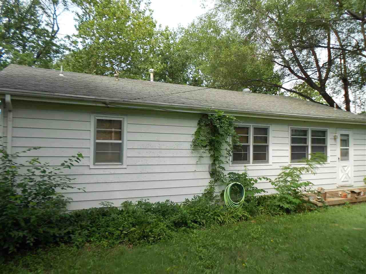 6322 N Scottsville St, Park City, KS 67204