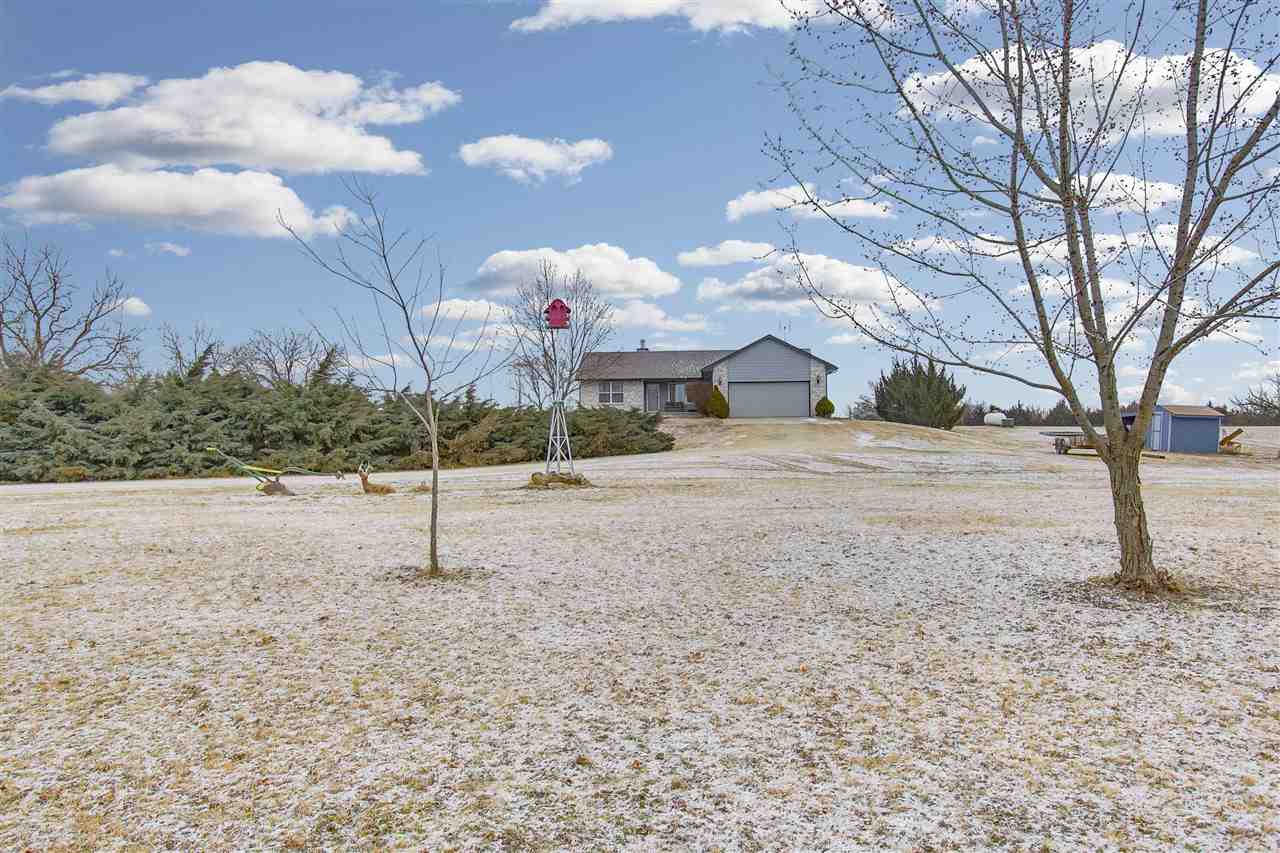 7530 S Grace Hill Rd, Whitewater, KS 67154