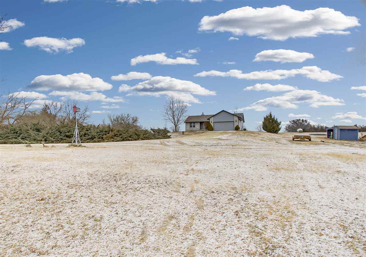 7530 S Grace Hill Rd, Whitewater, KS 67154