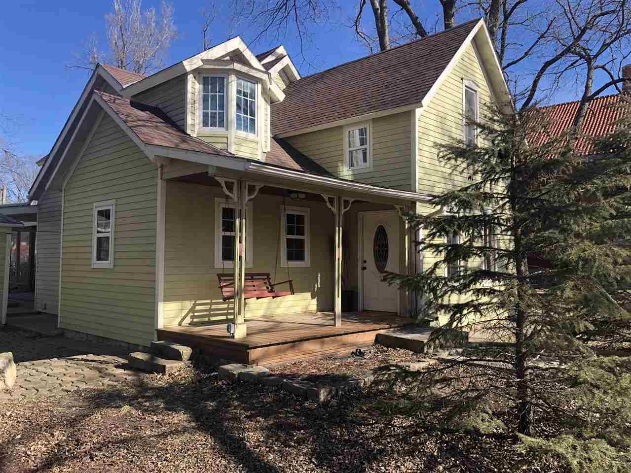 203 W 8th St, Florence, KS 66851