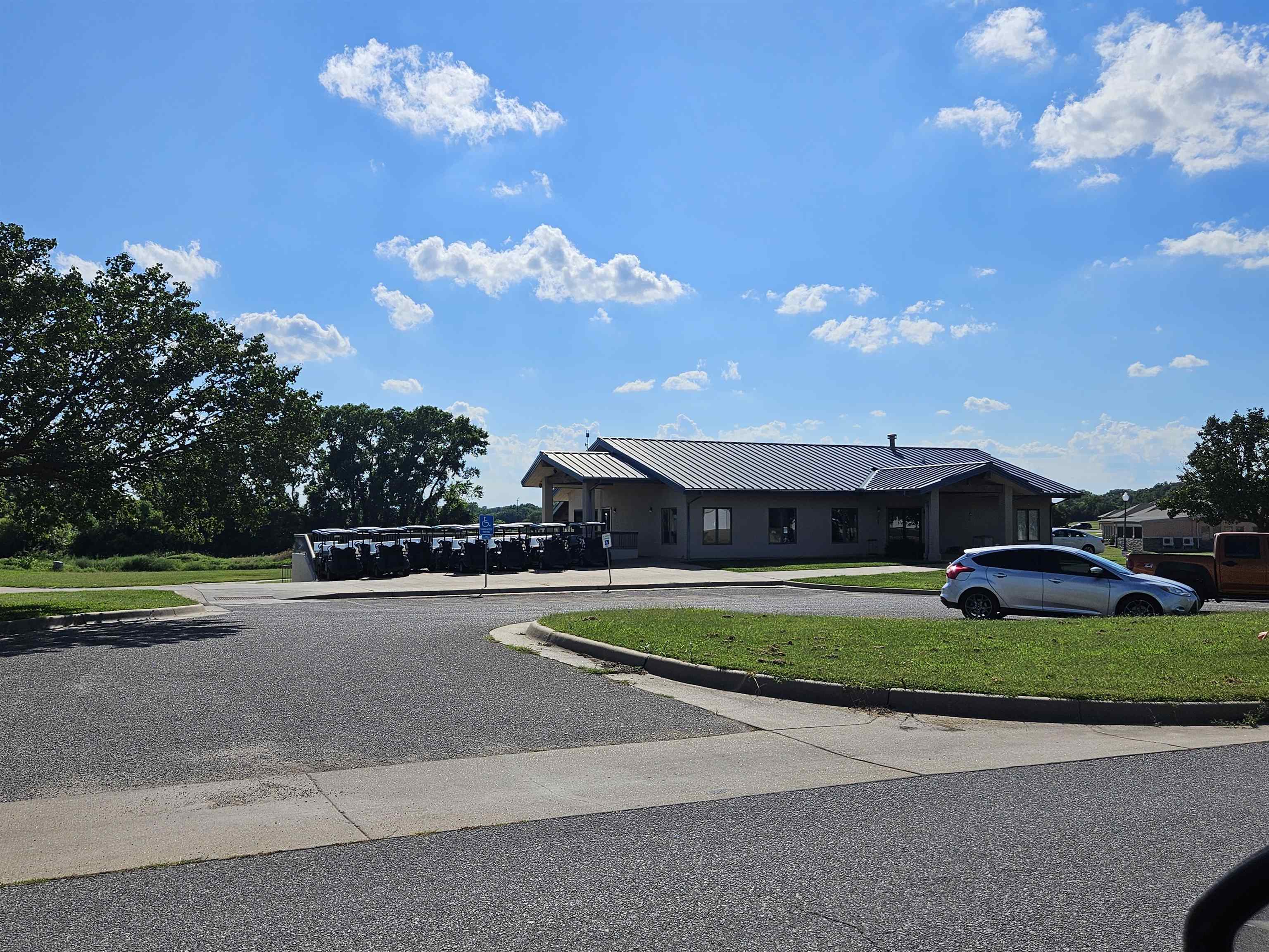 4329 Quail Ridge Dr, Winfield, KS 67156