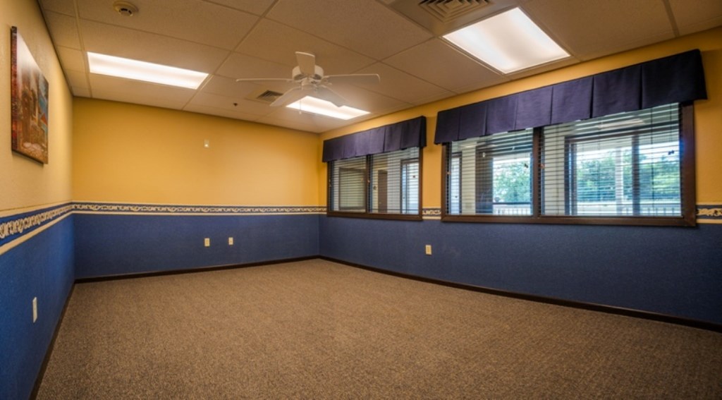1411 S Douglas, Lyons, KS 67554